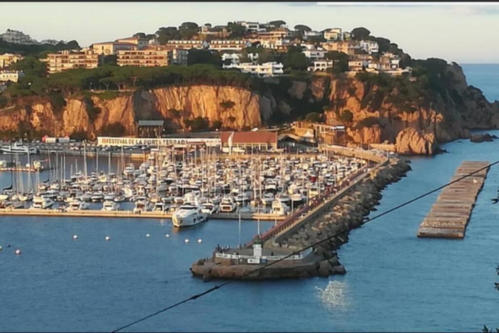 Nuevo Apartamento Moderno Elisa - a 80 metros de la playa para 5 personas Sant Feliu de Guíxols Exterior foto