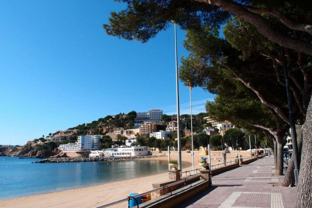 Nuevo Apartamento Moderno Elisa - a 80 metros de la playa para 5 personas Sant Feliu de Guíxols Exterior foto