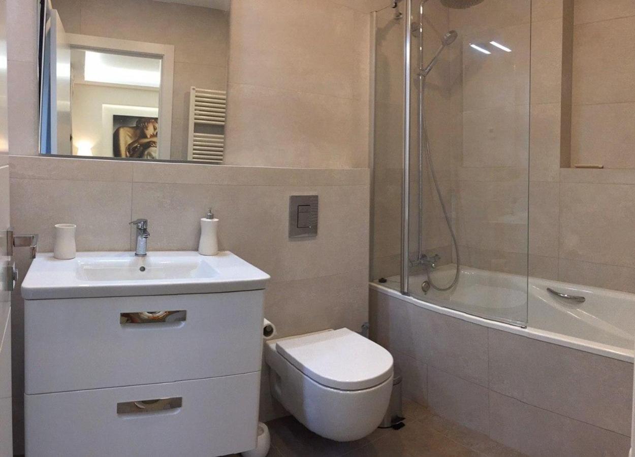 Nuevo Apartamento Moderno Elisa - a 80 metros de la playa para 5 personas Sant Feliu de Guíxols Exterior foto